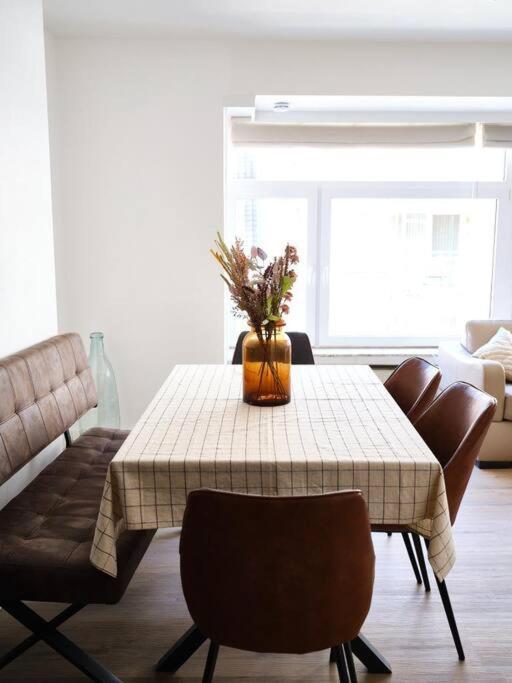 Hugo By The Harbor, Light-Filled And Centrally Located Apartment - Free Parking Ostende Extérieur photo
