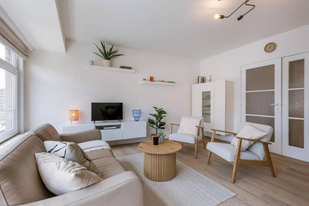 Hugo By The Harbor, Light-Filled And Centrally Located Apartment - Free Parking Ostende Extérieur photo
