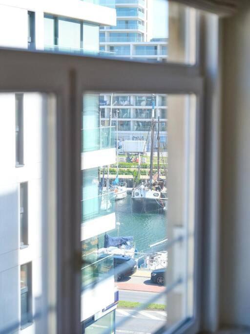 Hugo By The Harbor, Light-Filled And Centrally Located Apartment - Free Parking Ostende Extérieur photo