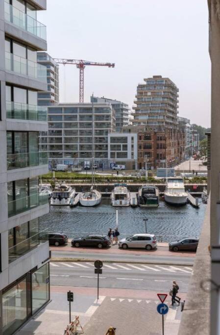 Hugo By The Harbor, Light-Filled And Centrally Located Apartment - Free Parking Ostende Extérieur photo